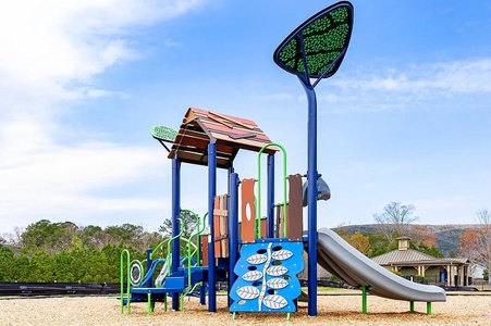 Lake Arrowhead Features - Multiple Playgrounds