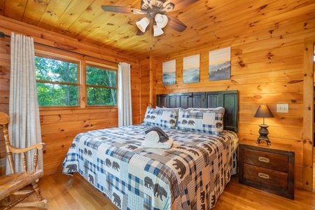 Bearfoot Lodge - Main Level King Bed with Access to Screened Covered Deck