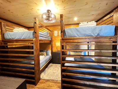 Southern Star -Lower Level Queen over Queen Bunkbeds