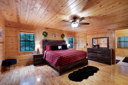 Flatcreek Retreat - Entry Level Primary King Bedroom