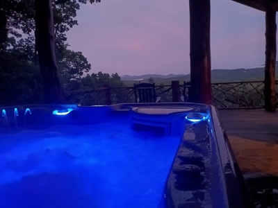 Lookout Lodge - Covered Hot Tub