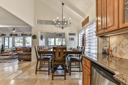 Lake View Bliss - Dining Area