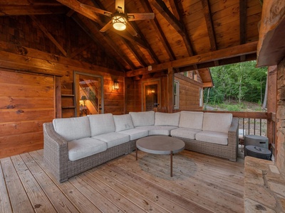 Whisky Creek Retreat- Lounge furniture on the deck area