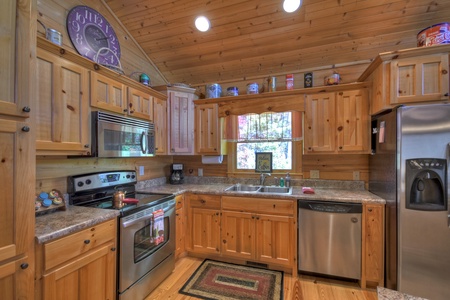 Eagles View - Kitchen with Stainless Steel Appliances