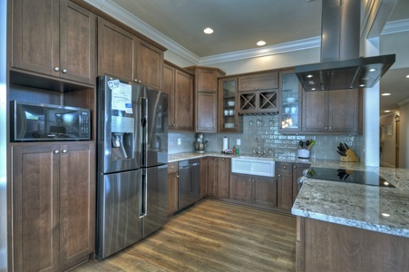 Main & Main- Fully equipped kitchen space