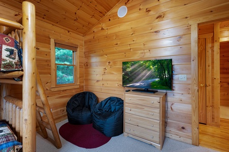 When In Rome - Upper level bunk room