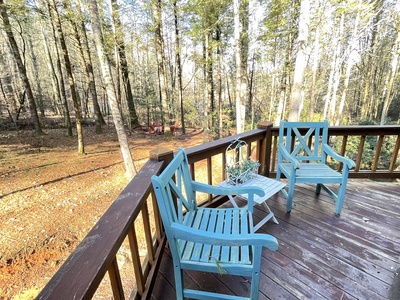 Bear Creek:  Side Deck Seating