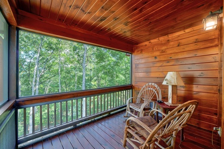 Wise Mountain Hideaway - Upper Level Private Deck Seating Area