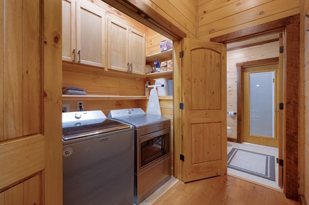 Goose Island Retreat - Main Level Laundry Area