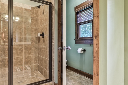 Elk Horn - Attached Bathroom