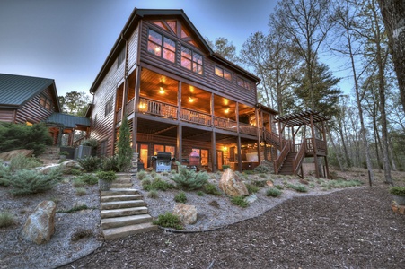 Sassafras Lodge- Back view of the cabin