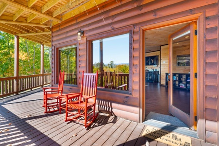 Hawksnest - Lower Level Deck Seating
