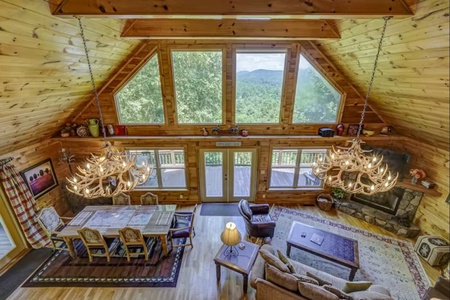 Brown Bear Vista - Main Level Living Area