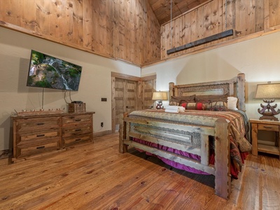 Stone Creek Lodge - Entry Level Master Bedroom