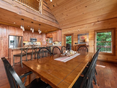 Crows Nest- Entry level dining area