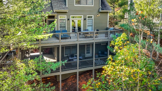 Bear Pause Cottage - Exterior View