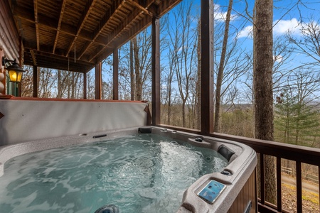 Cruach Mor - Lower Level Deck Hot Tub