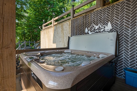 Elevated Escape - Lower Level Deck Hot Tub