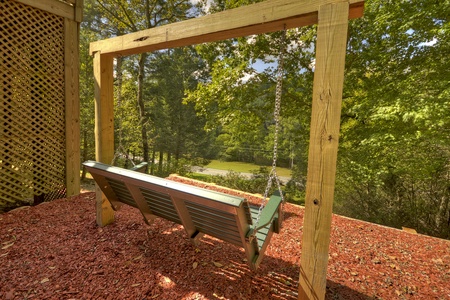 Toccoa Mist- Swinging bench with forest views