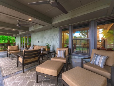 Gleesome Inn- Lower level patio with outdoor seating