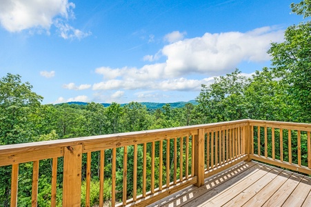 Belle Vue - Entry Level Deck View
