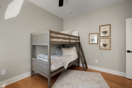 The Downtown Sanctuary - Upper Level Bunk Bedroom