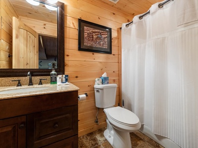 Soaring Hawk Lodge - Lower Level Shared Bedroom