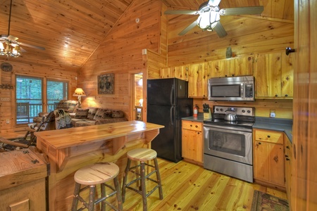 Ole Bear Paw Cabin - Kitchen with Island Seating for Two