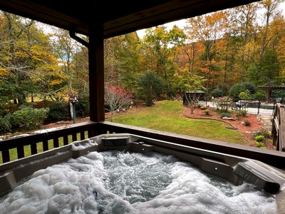 Stanley Creek Lodge - Covered Hot Tub