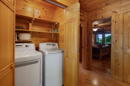 Wise Mountain Hideaway - Laundry Closet