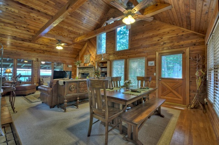 Heavens Step - Dining Area