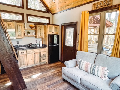 Misty Mountain Treehouse - Seating and Kitchen Area