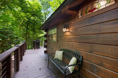 Creek Music Cabin - Deck Entrance Seating