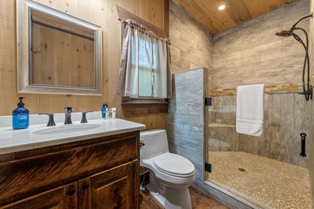 Indian Creek Lodge - King Bedroom Suite #2's Bathroom