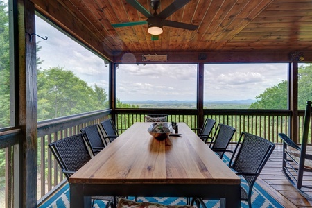 Sky Ridge - Outside Dining Area