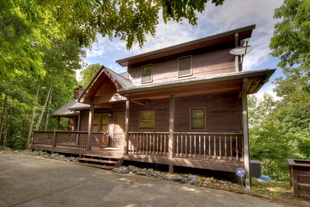 Hemptown Heights- Cabin entrance