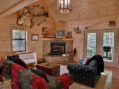 Bucksnort Lodge - Main Level Family Room