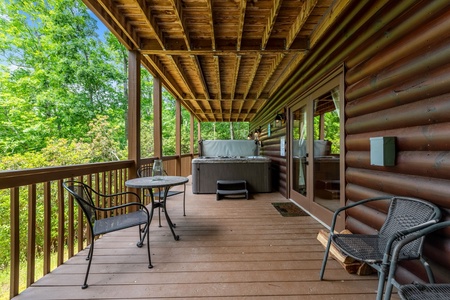 Stargazer - Lower Level Deck Seating and Hot Tub