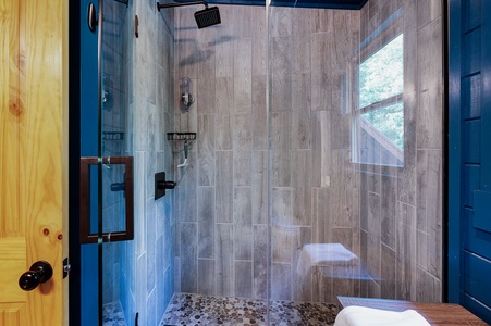 Bentley's Retreat - Loft's Bathroom