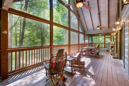 Mountaintown Creek Lodge - Back Screened Deck