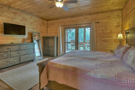 Woodsong - Entry Level Primary King Suite with Deck Access