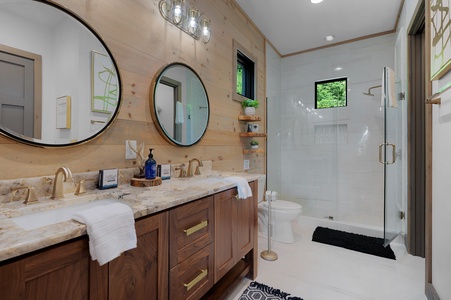 Elevated Escape - Entry Level King Suite 1 Bathroom