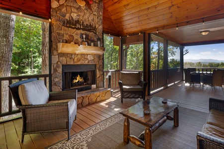 Soaring Hawk Lodge - Entry Level Screened In Deck Outdoor Fireplace Area