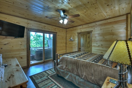 Deer Trails Cabin - Lower Level Queen Bedroom