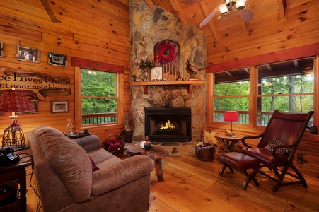 Three Loves Cabin - Entry Level Living Room