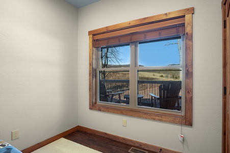 The Peaceful Meadow Cabin- Day Time Nap/Reading Room