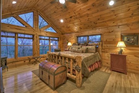 Sassafras Lodge- Master king bedroom with spacious views