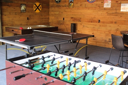 Misty Trail Lakehouse - Garage Game Room Air Hockey