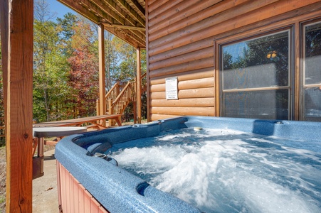 Panoramic Paradise: Lower-level Hot Tub