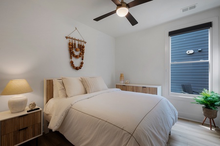 A Stoney Marina - Lower Level Guest Queen Bedroom